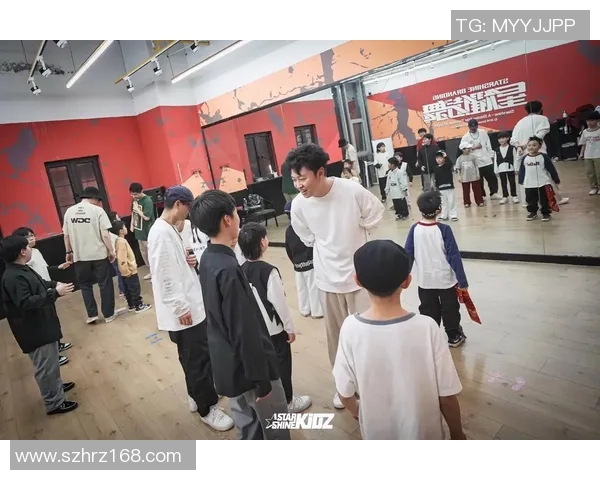 南京街舞队配合技巧深度对比与分析展现团队默契与风格差异